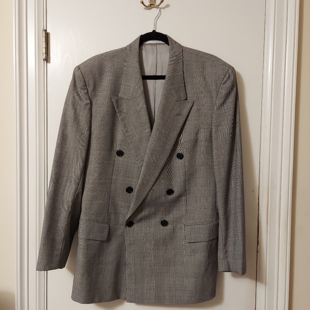 Hugo Boss, Two-Piece Suit size 42R, Double Breasted Grey Check